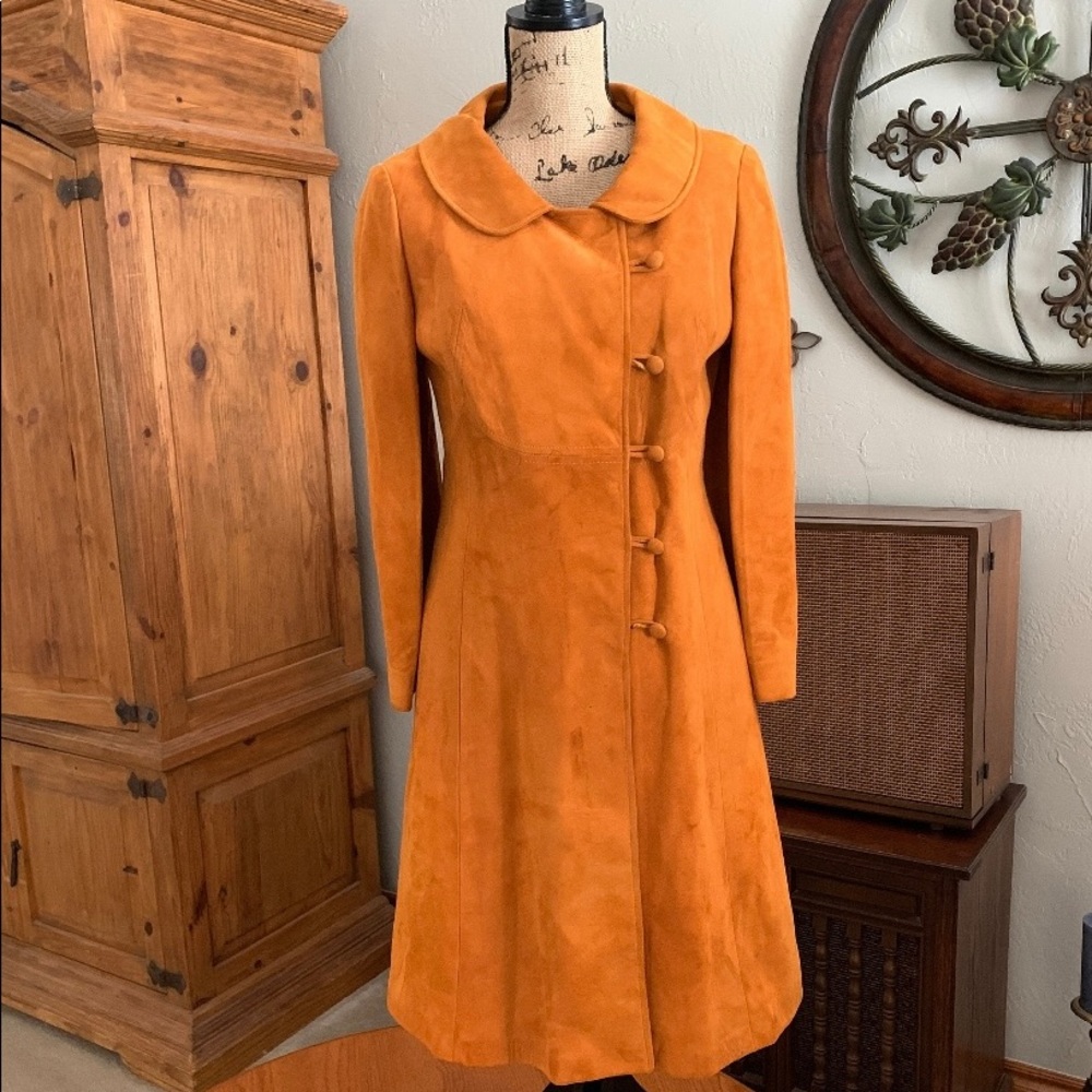 Beautiful Vintage HIGHLANDER Knee-Length Orange Suede Leather Coat